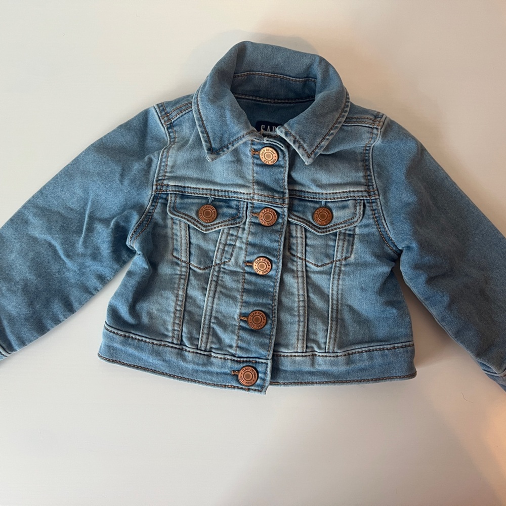 Baby GAP denim snap jean jacket, light blue wash, size 12-18 mos